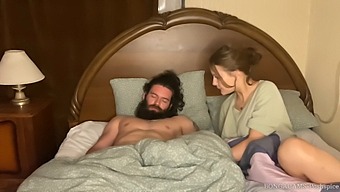 Les Compétences Orales De La Belle-Mère Laissent Beaucoup À Désirer Dans Une Vidéo Hd