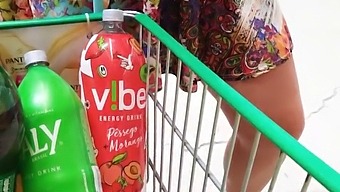 I Display My Buttocks In The Shopping Center And Perform Oral Sex On A Worker In The Parking Lot